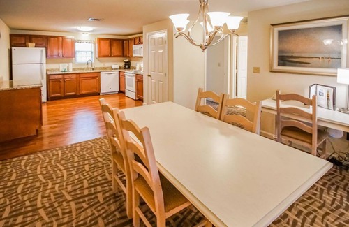 Mashpee Condominio | 2BR Condo in Cape Cod w/ Patio & Laundry