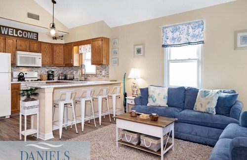 Cape May - Wildwood Condominio | 2Br Condo in Wildwood with beautiful bay views by Schooner Island Marina!