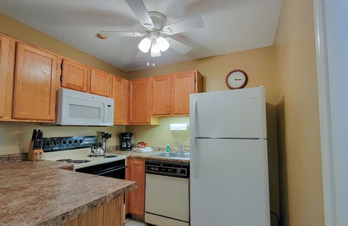 Weirs Beach Condominio | 2BR Condo Retreat, Laconia NH