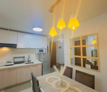 Pembo Apartamento | 2BR condo unit near BGC
