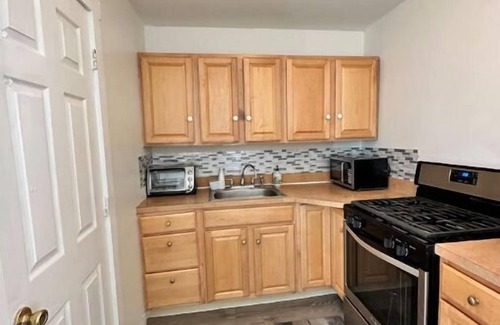 Wildwood Cabaña | 2BR Cottage 3 blocks to the beach- walking distance to everything in town