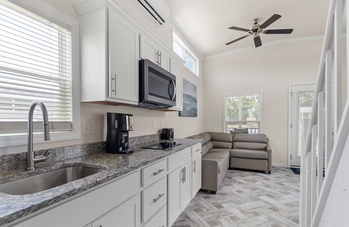 Luray Casa | 2BR Cottage (w/ Loft) by the Shenandoah River - Pet Friendly (V239)