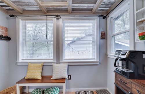 Tobyhanna Casa | 2BR Cottage with Hot Tub
