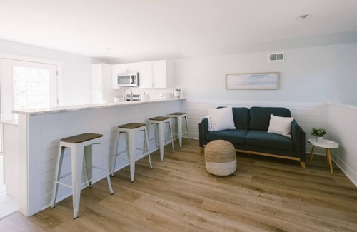 Wilmington Casa | 2BR Cozy Hideaway 10 Min from Beach + King Bed