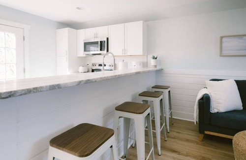 Wilmington Casa | 2BR Cozy Hideaway 10 Min from Beach + King Bed