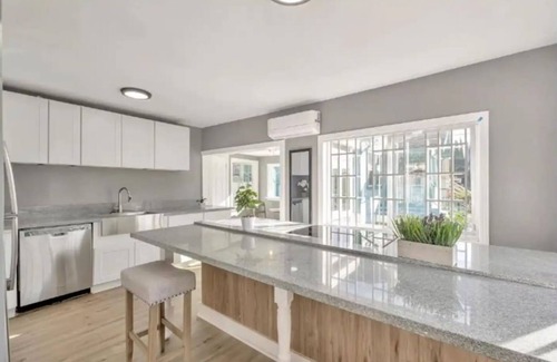 Oakland Casa | 2BR Cozy Oakland Gem