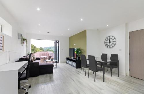 Croham Apartamento | 2BR, CR2, Contractors, Parking, Close to station