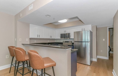 Myrtle Beach Apartamento | Direct Oceanfront Newly Renovated on Boardwalk!