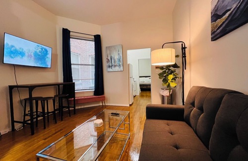 Upper West Side Apartamento | 2BR Elevator - Steps from Museum, Central Park