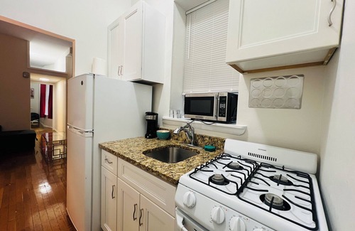 Upper West Side Apartamento | 2BR Elevator - Steps from Museum, Central Park