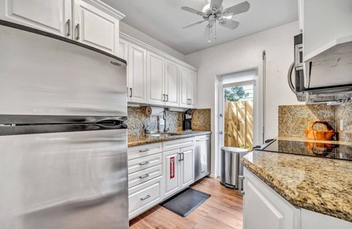 Victoria Park Casa | 2BR Family Home with Heated Pool in Victoria Park