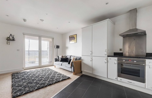 Harrow Apartamento | 2BR Flat Close to Wembley | Quick Tube To London!