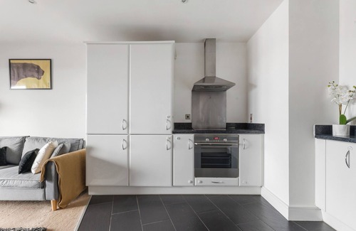 Harrow Apartamento | 2BR Flat Close to Wembley | Quick Tube To London!