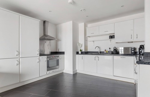 Harrow Apartamento | 2BR Flat Close to Wembley | Quick Tube To London!