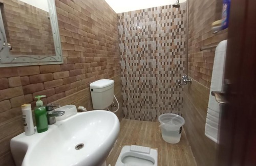 Lahore Apartamento | 2BR Fully Furnished Modern House at Prime Location