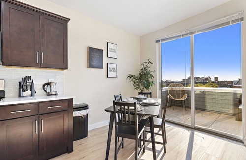 Newark Apartamento | 2BR*HiddenGem*Skyline view*Rooftop Balcony