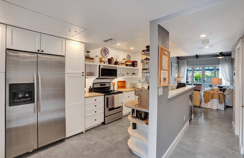 Colee Hammock Casa | 2BR home w/ pool located steps away from LAS OLAS!