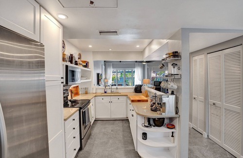 Colee Hammock Casa | 2BR home w/ pool located steps away from LAS OLAS!