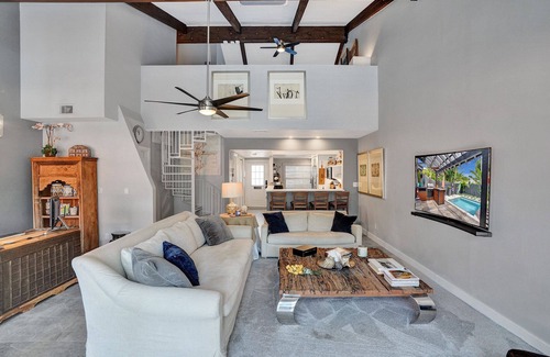 Colee Hammock Casa | 2BR home w/ pool located steps away from LAS OLAS!