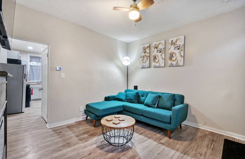 Pittsburgh Casa | 2BR in Garfield- Near Hospitals, UPitt & Good Eats
