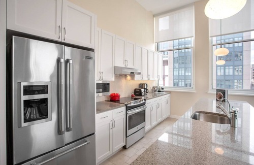 Penn Quarter Apartamento | 2BR in Penn Quarter w/ Pool + large garden, near metro by Blueground