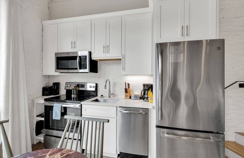 Faubourg Marigny Hotel | 2BR in the French Quarter & steps to Frenchmen
