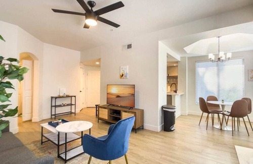 Kierland Apartamento | 2BR Kierland Commons Golf Oasis by CozySuites!