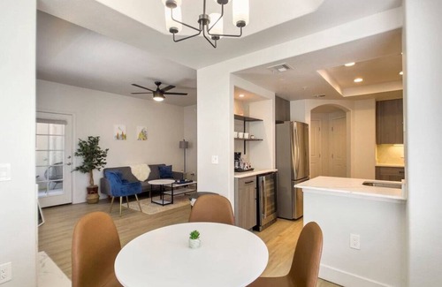 Kierland Apartamento | 2BR Kierland Commons Golf Oasis by CozySuites!