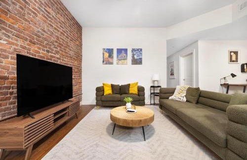 Johnson City Casa | 2BR loft condo in downtown Johnson City