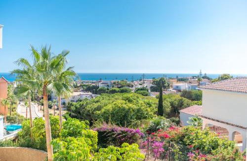 El Faro Apartamento | 2BR Luxury - Santa Barbara Heights, Good WiFi & AC