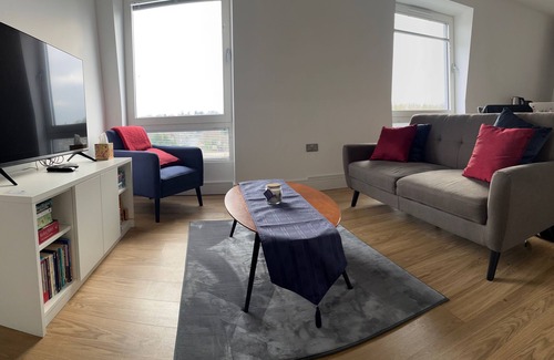 Watford Apartamento | 2BR-Modern-FullKitchen-25minCentralLondon-Parking