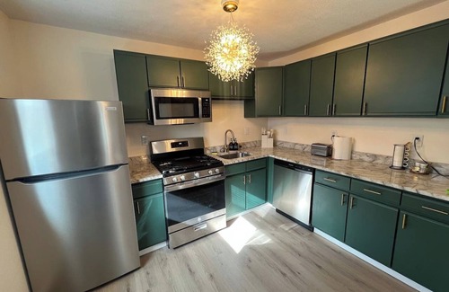 Woodburn Casa | 2BR Modern Home - Near WVU, Hospitals & Stadium