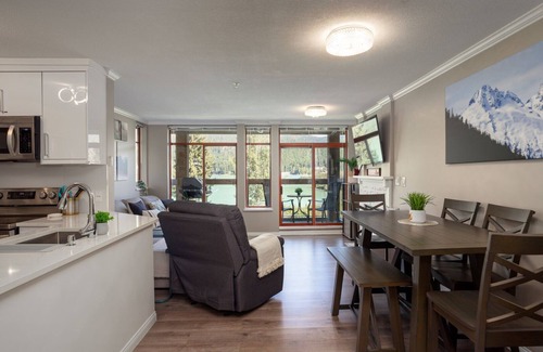 Nicklaus North Condominio | 2BR - Exclusive Condo in Nicklaus North Golf Clubhouse | Views of Green Lake | Free Parking