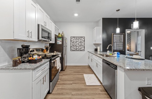 Yulee Apartamento | 2BR on 1st floor with Pool, Gym, Bikes, Grill, 2 King Beds, and a Sleeper Futon