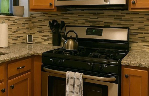Boystown Apartamento | 2BR on N Halsted St: Lakeview Living