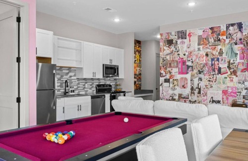 South Nashville Apartamento | 2BR Penthouse in Nashville`s Heart - Free Parking