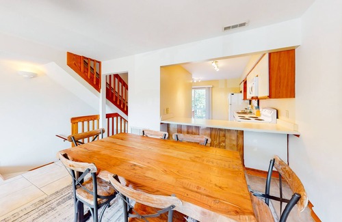 Sea Acres Casa | 2BR | Pool | Deck | Tennis | W/D