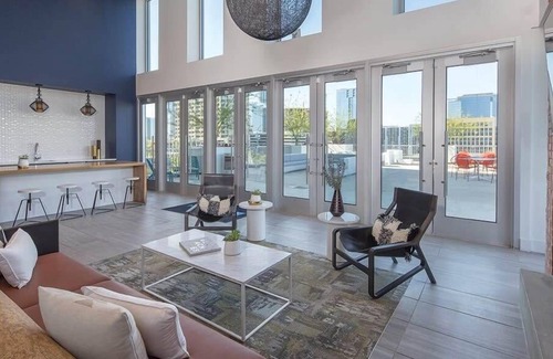 Civic District Condominio | 2br Presidential Condo in Downtown Austin!