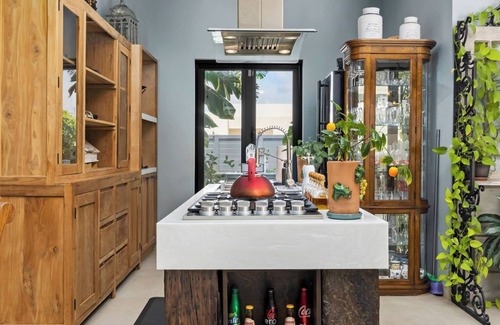 Washington Casa | 2BR Private Pool ~ OutdoorDining ~ Amazing Gardens