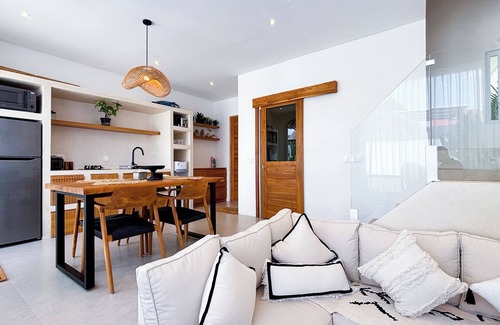 Batu Bolong Villa | 2BR Private Pool Villa with Sunken Lounge & Balcony in Canggu
