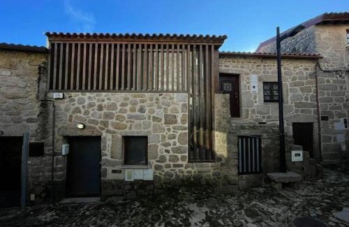 Fundao Villa | 2br River Beach Historic Village