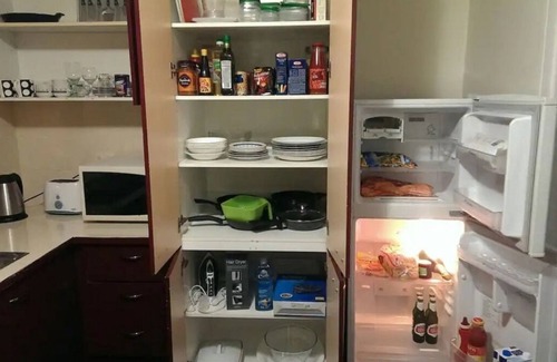St. Kilda East Apartamento | 2br, Safe, Locked Parking & Close to Transport