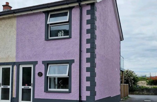 Ferryside Casa | 2br-sleeps4-balcony-petsok-parking-ferryside