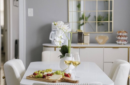 Cragin Apartamento | 2BR, Sleeps7 Coffee Station, Backyard w/ Grill