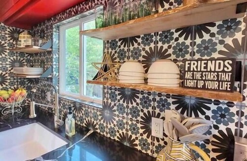 Fort Worth Casa | Cowtown Honey Hive - Walk to Heart of Stockyards!