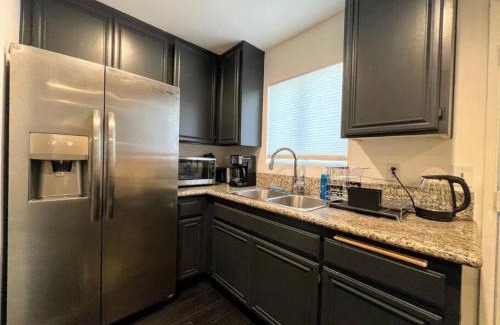 Universal City Casa | 2BR Suite in the Heart of Hollywood -BR5