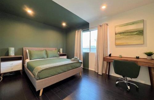 Universal City Casa | 2BR Suite in the Heart of Hollywood -BR5