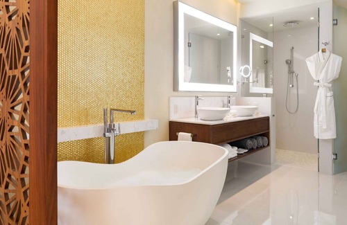 San Jose del Cabo Complejo | Acceso VIP ✩ Suite de 2 Habitaciones ✩ A 35 min del Aeropuerto ✩ 1776 ft²