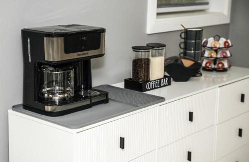 Belmont Cragin Casa | 2BR Travelers Favorite Modern