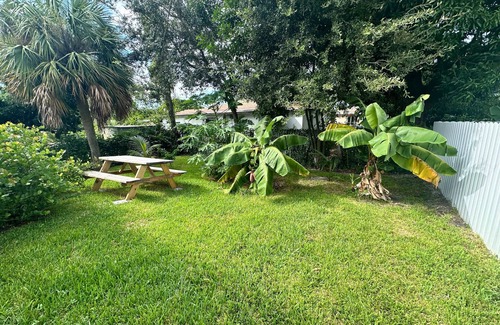 Downtown Fort Lauderdale Casa | Modern style house, boasting a single-story layout . 3 minutes from downtown!